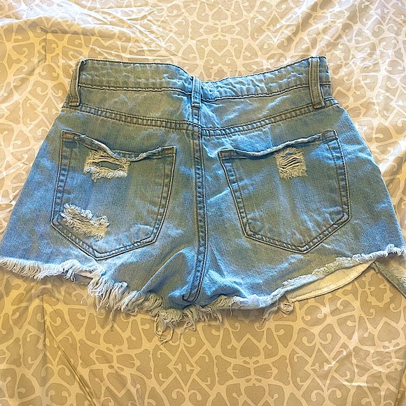 Pink Lily Denim Shorts - NWOT - Picture 2 of 3